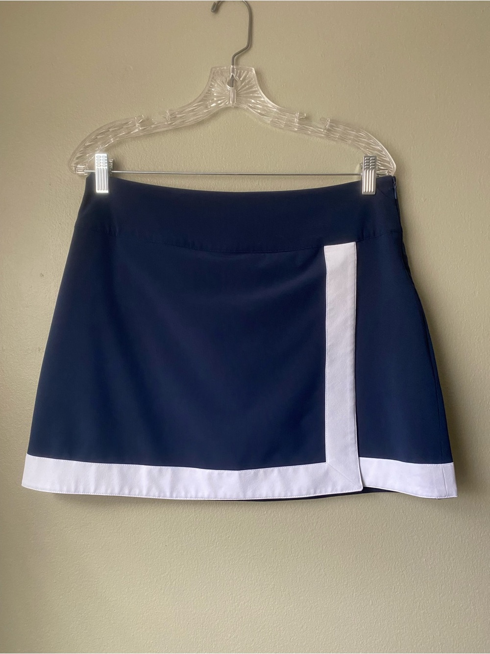 Women’s Vineyard Vines Black Skort